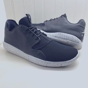 JORDAN ECLIPSE SZ 9.5 BLACK/WHITE PURE PLATINUM